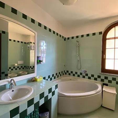 Aurora בית הארחה