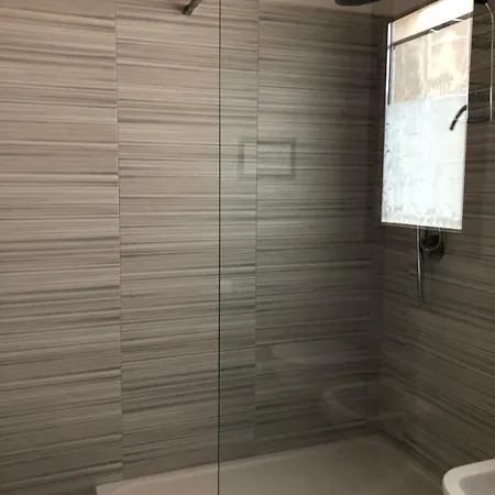 Aurora בית הארחה